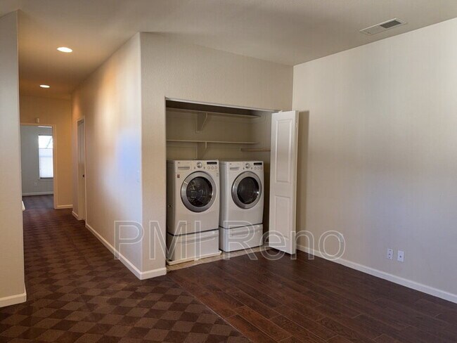 Building Photo - 1360 Waterloo Dr