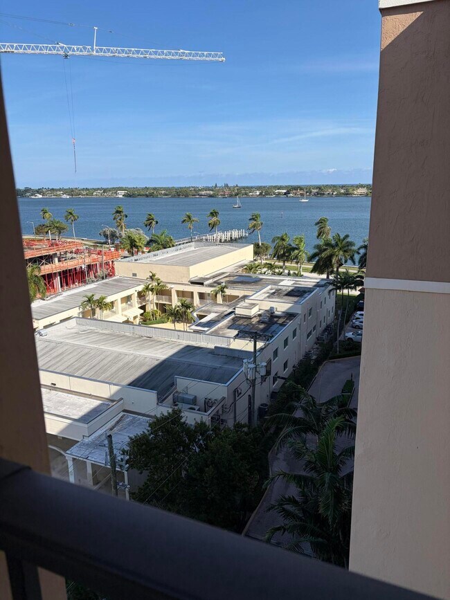 Building Photo - 1801 N Flagler Dr