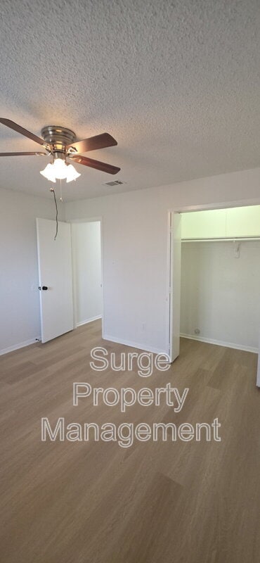 Building Photo - 227 Vista Way