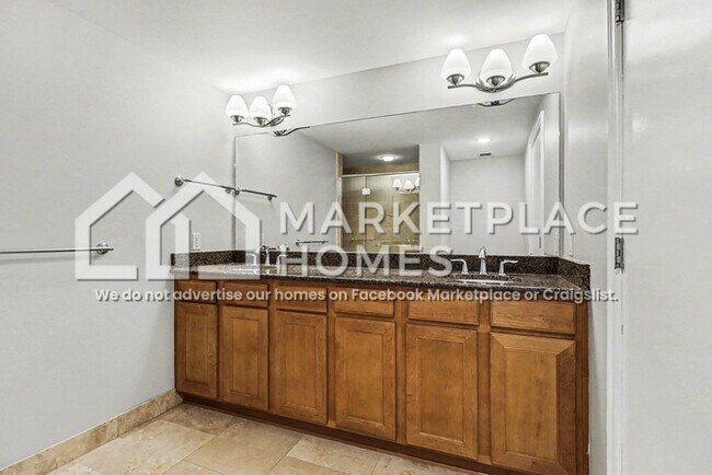 Building Photo - 525 W Lafayette Blvd