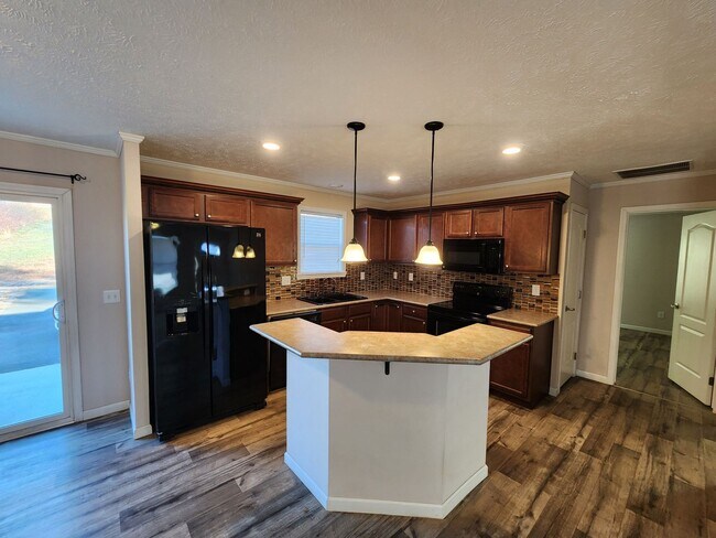 Building Photo - 312 McLean Heights Ct