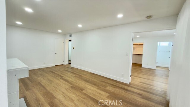 Building Photo - 839 Hayworth Ave