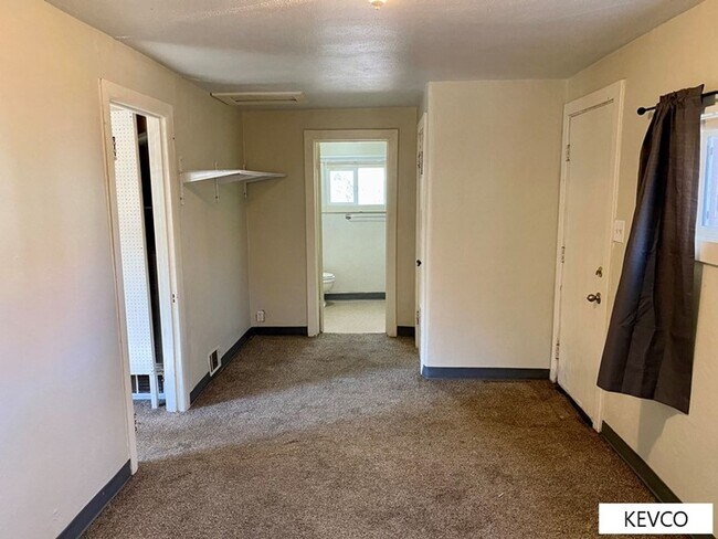 Building Photo - 821 W Myrtle St