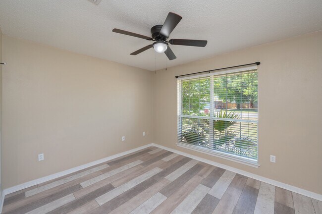 Building Photo - 208 Citadel Ln
