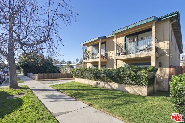 Building Photo - 5429 Troost Ave