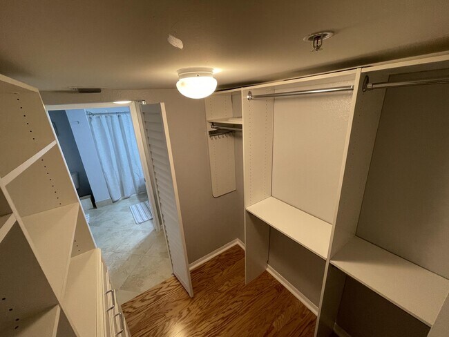 Building Photo - 1801 N Flagler Dr