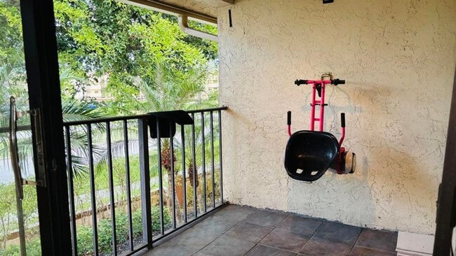 Building Photo - 9521 Boca Cove Cir