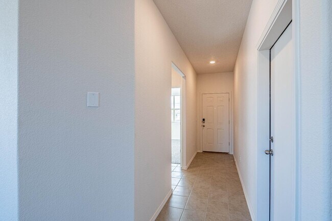 Building Photo - 88 Tome Vista Dr