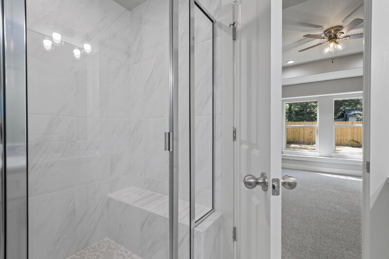 Building Photo - Room in House on Harding St