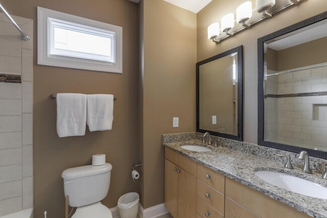 Building Photo - Stylish Germantown Townhome - Walkable Neighborhood