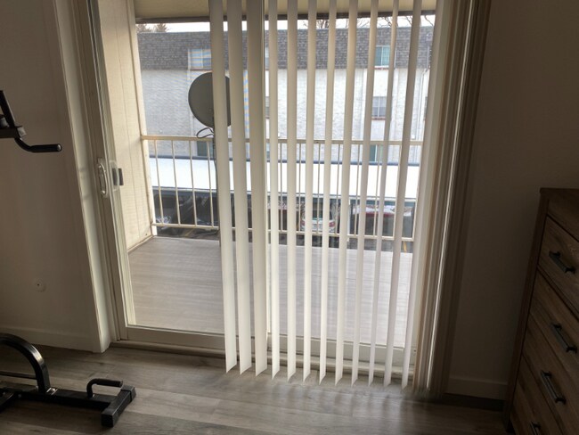 Building Photo - 2225 S Jasmine St