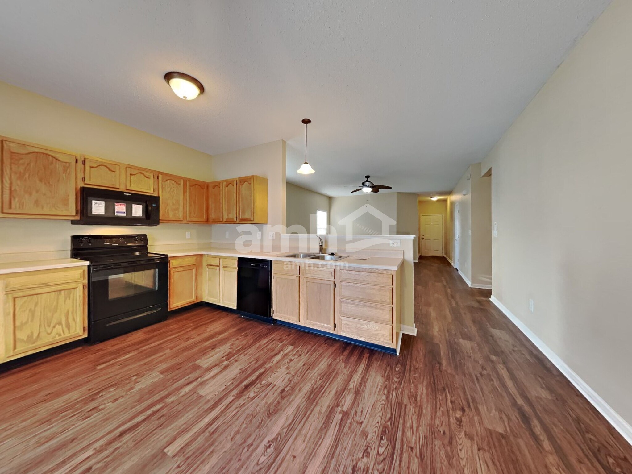 Building Photo - 9735 Thomas Ln