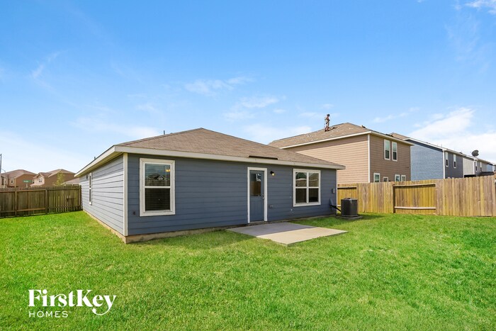 Building Photo - 5551 Rainbow Rd.