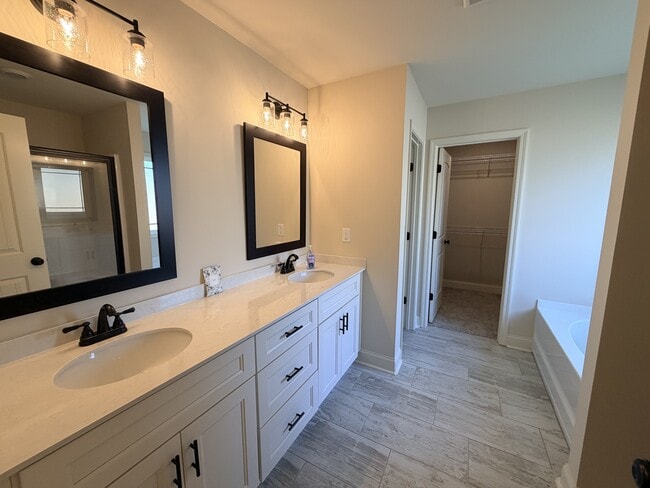 Building Photo - 109 Mink Wy