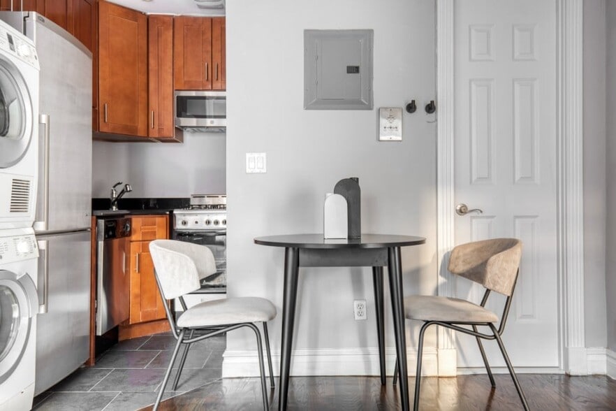 Building Photo - 229 First Avenue