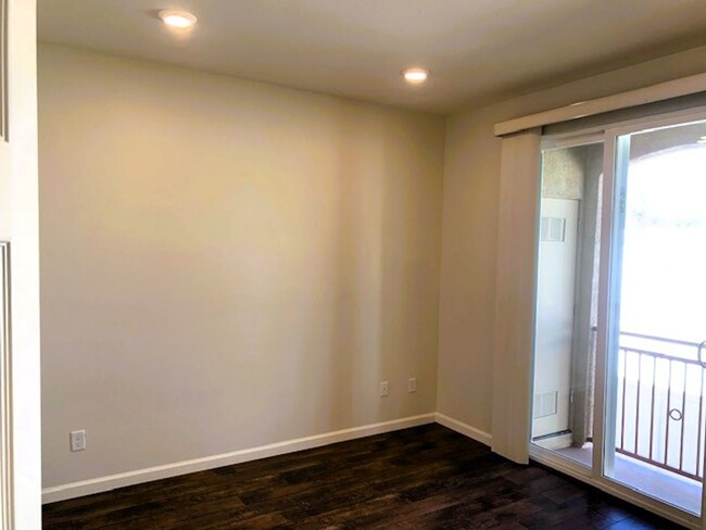 Building Photo - Beautiful San Ramon Condo Near Bishop Ranc...