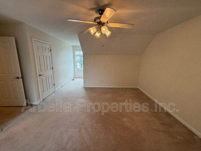 Building Photo - 1309 Kensington Place