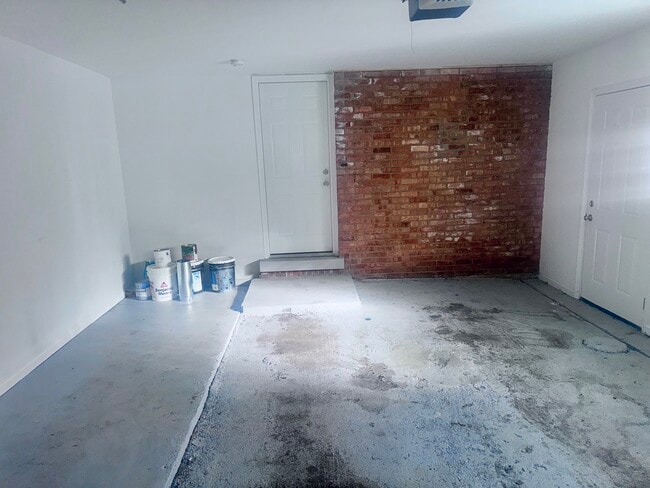 Building Photo - 15119 Meadow Ln