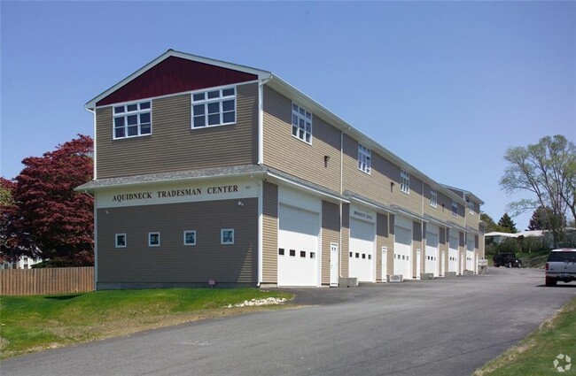 Building Photo - 855 Aquidneck Ave
