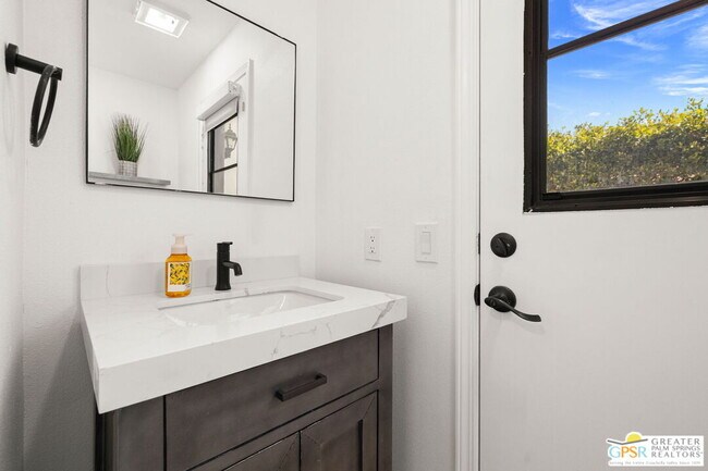 Building Photo - 74830 Waring Ct