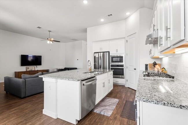 Building Photo - 849 Whitetail Dr