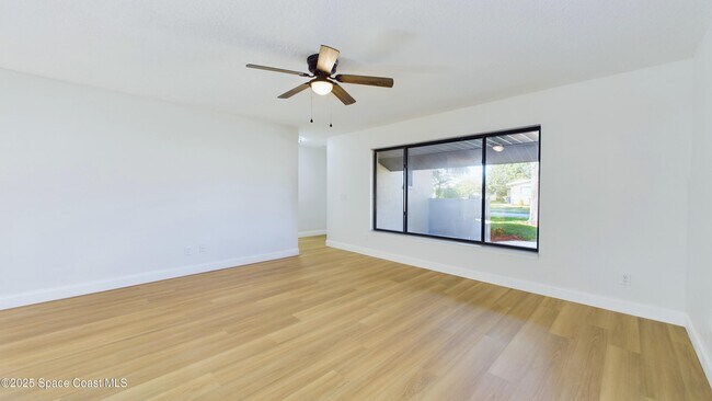 Building Photo - 987 Nicklaus Dr