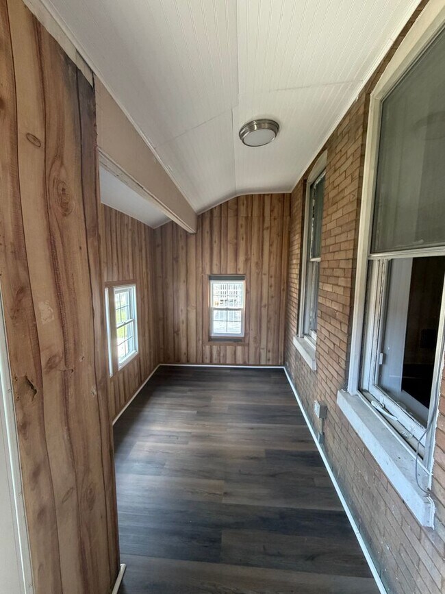 Building Photo - 835 Liden Ave