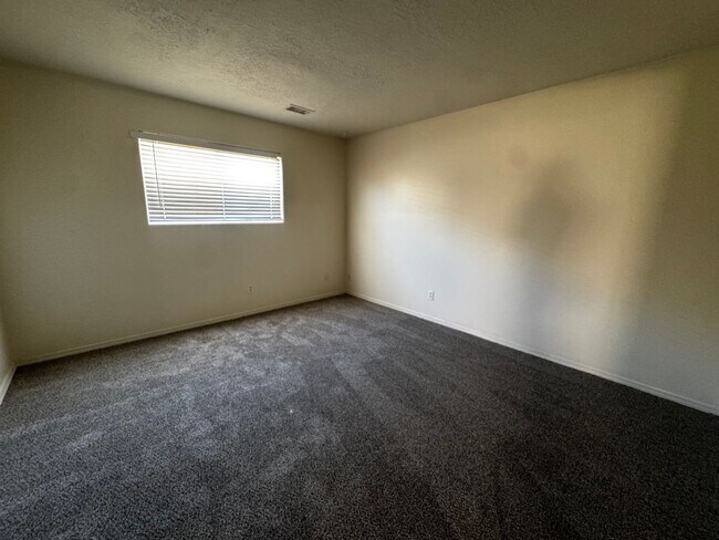 Building Photo - Must see this Beautiful Home.