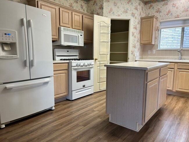 Building Photo - 5706 Quail Crown