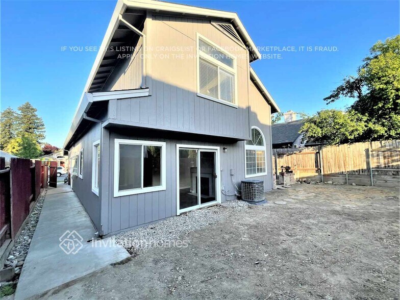 Building Photo - 8323 Lonely Hill Way