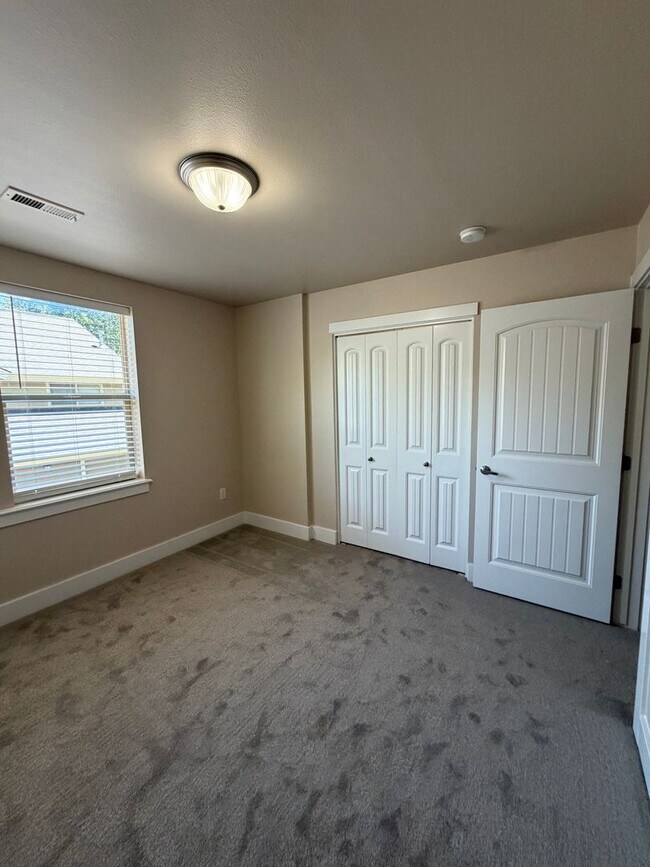 Building Photo - 9965 W Rosecroft Ct