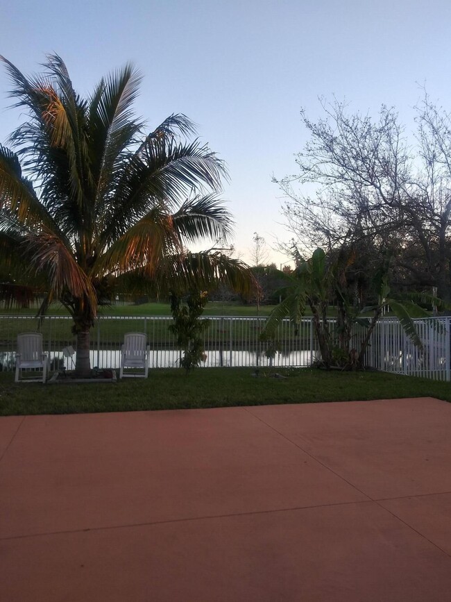 Building Photo - 4015 Banyan Trails Dr