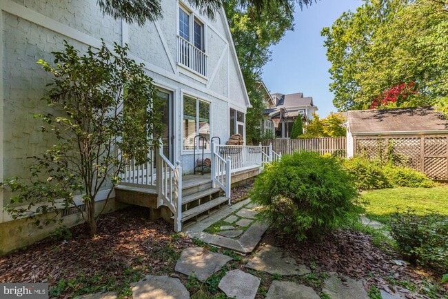 Building Photo - 5119 Manning Dr
