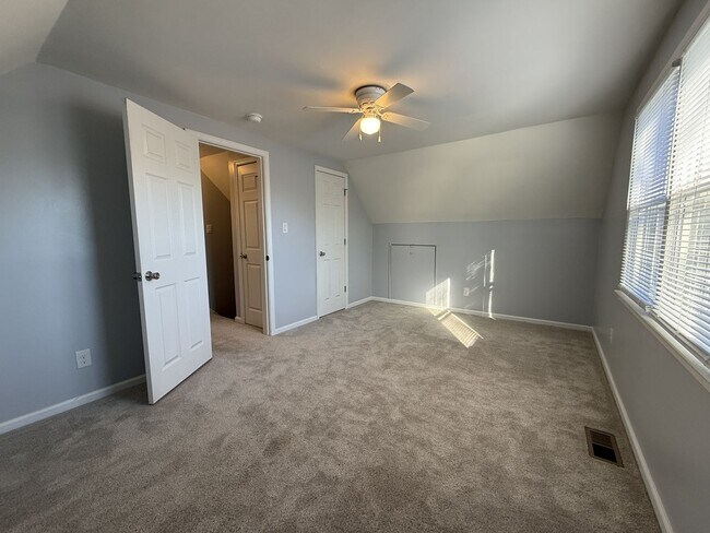 Building Photo - Tastefully Updated 4 Bedroom Home.