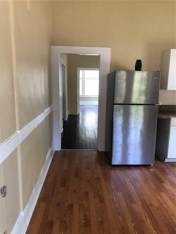 Building Photo - 25422 Pine St