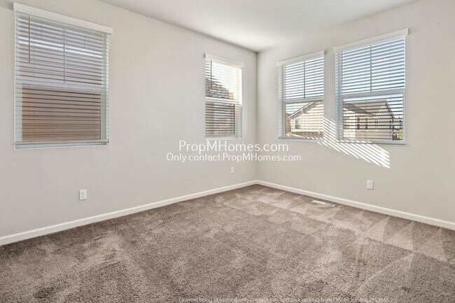 Building Photo - Lovely Three-Bedroom Retreat in Reed's Crossing!