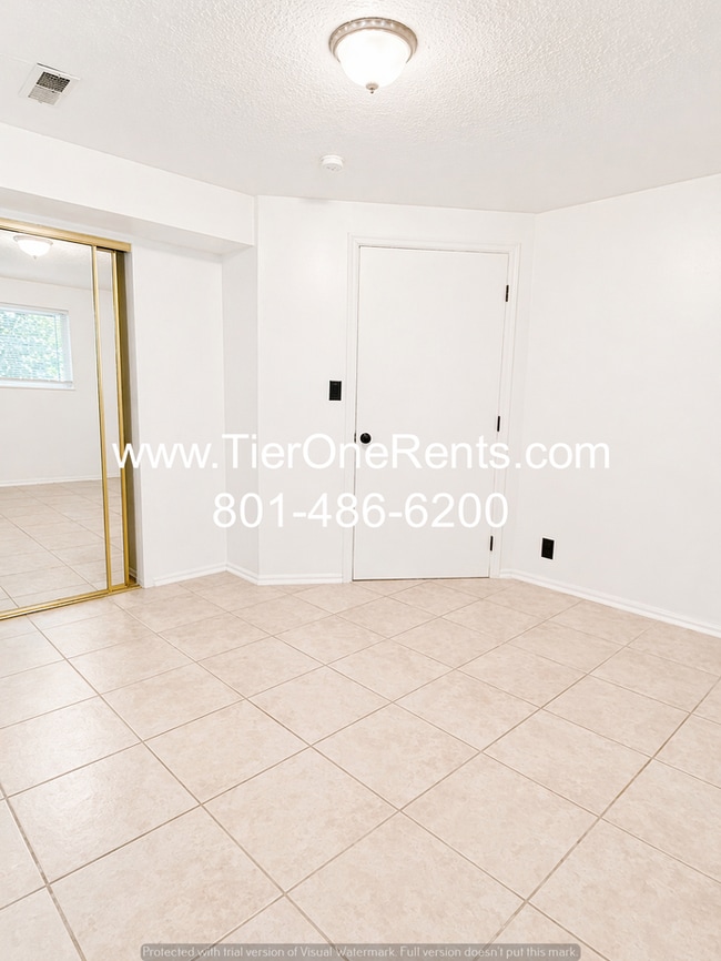 Building Photo - NO DEPOSIT option available for qualified renters through Obligo.