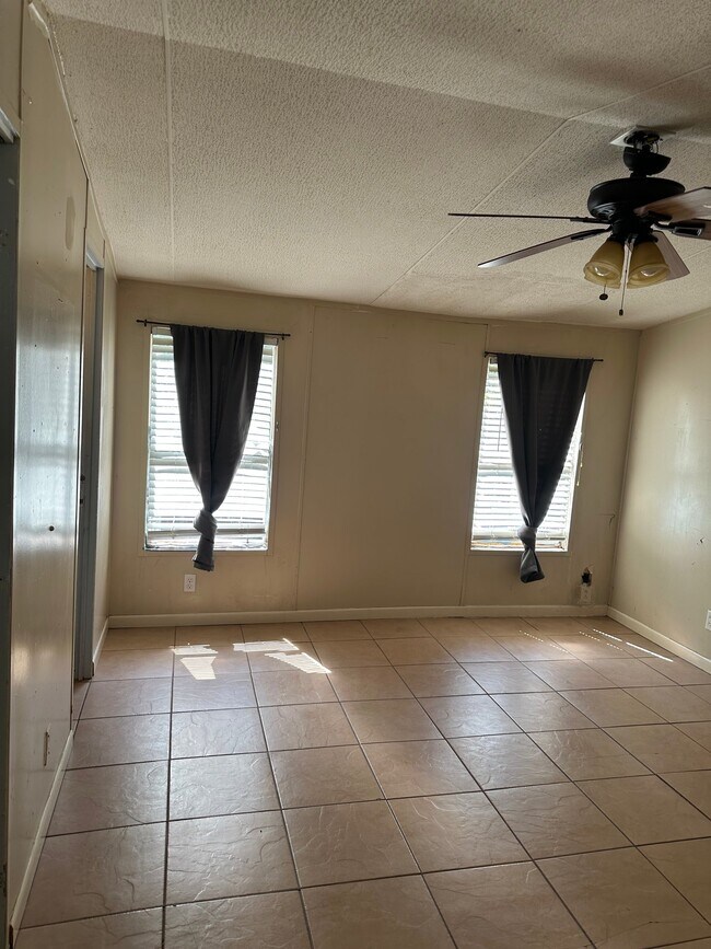 Building Photo - 16979 Pine Trail Dr