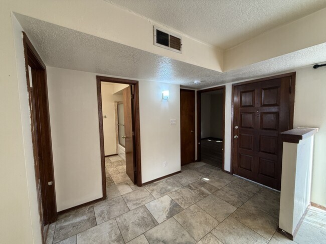 Building Photo - 13515 Mccall Ct NE