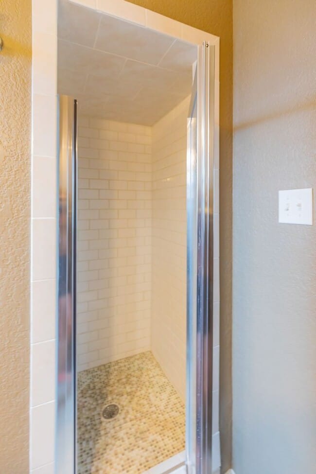 Building Photo - Beautiful Home Near Foothills Park With Gr...