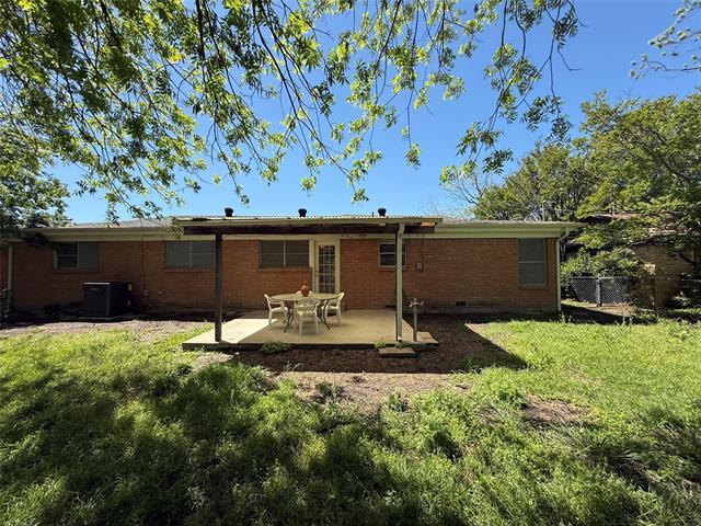 Building Photo - 1135 Park Center St