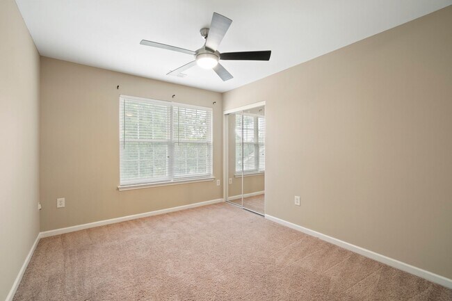 Building Photo - Located in Highland Creek