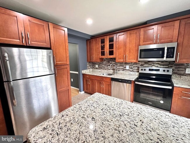 Building Photo - 7428 Erska Woods Court
