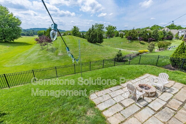 Building Photo - 2944 Hadley Close Ln