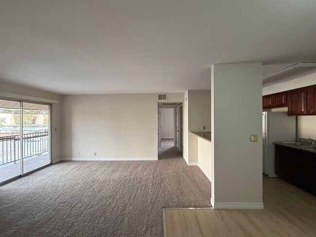 Building Photo - Upstairs unit at Bella Vita Guard-Gated Co...