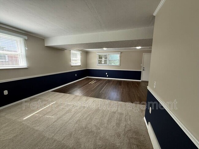Building Photo - 417 Surrey Dr