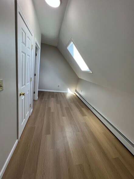 Entryway - 981 Valley St