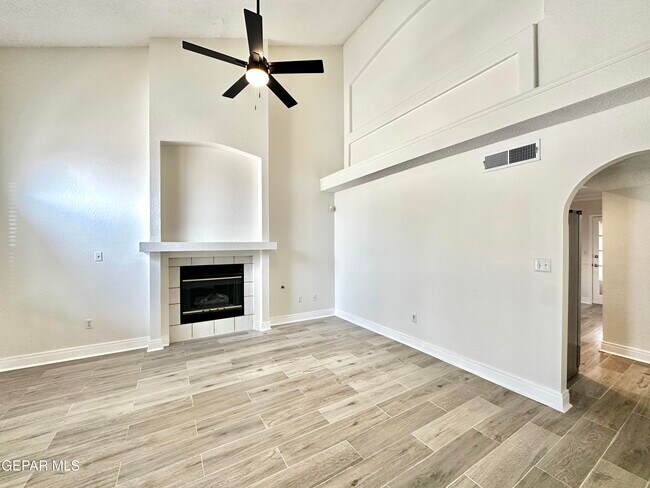 Building Photo - 12277 Red Sun Dr