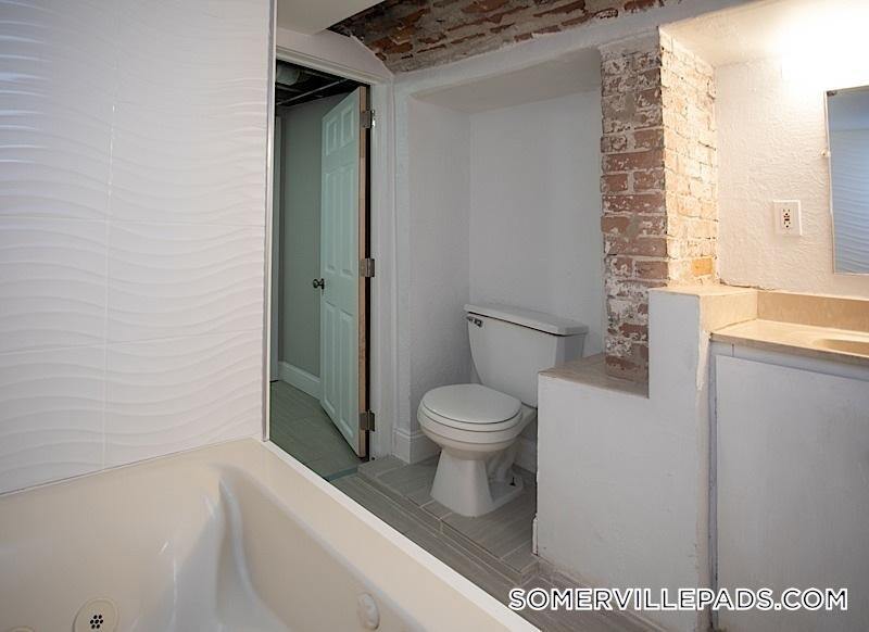 Building Photo - 60 Atherton St