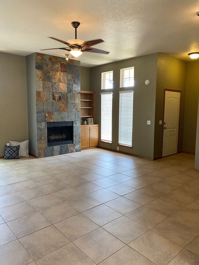 Building Photo - 631 Stoneridge Dr